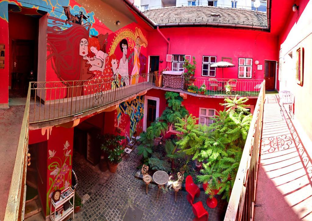 Santico Art Hotel And Hostel บูดาเปสต์ ภายนอก รูปภาพ
