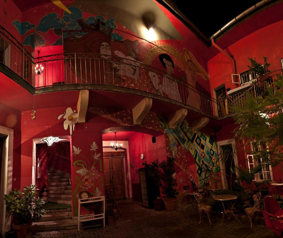 Santico Art Hotel And Hostel บูดาเปสต์ ภายนอก รูปภาพ