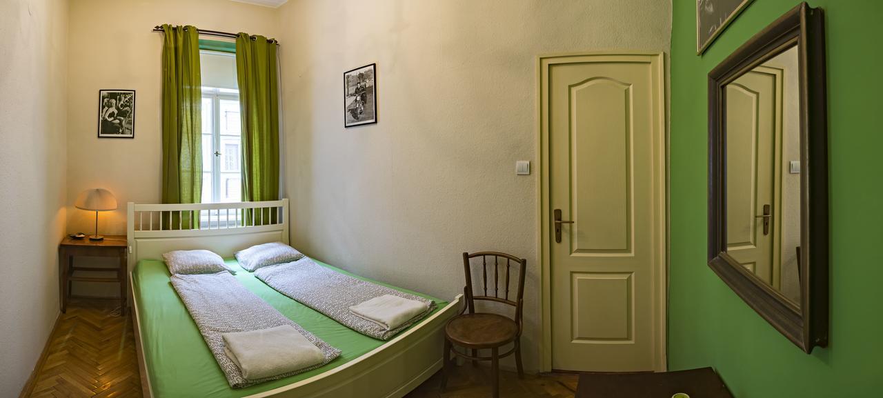 Santico Art Hotel And Hostel บูดาเปสต์ ภายนอก รูปภาพ
