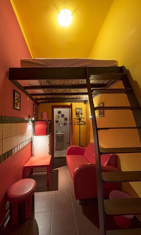 Santico Art Hotel And Hostel บูดาเปสต์ ภายนอก รูปภาพ