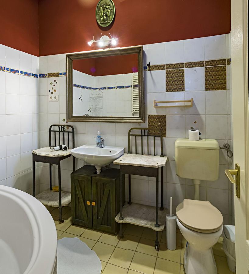 Santico Art Hotel And Hostel บูดาเปสต์ ภายนอก รูปภาพ